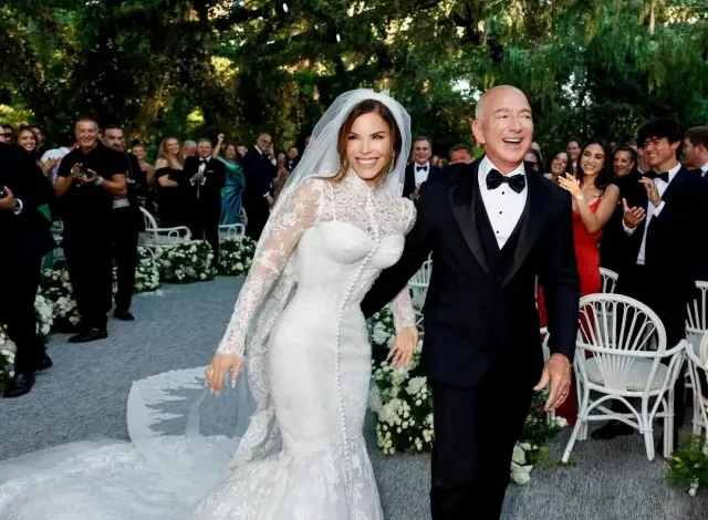 Jeff Bezos Cashed Out $5.7 Billion in Amazon Stock—Starting on His Wedding Day