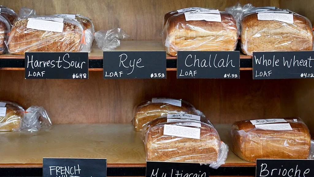 Choosing the Healthiest Bread: Sourdough, White Sliced, or Something Else?