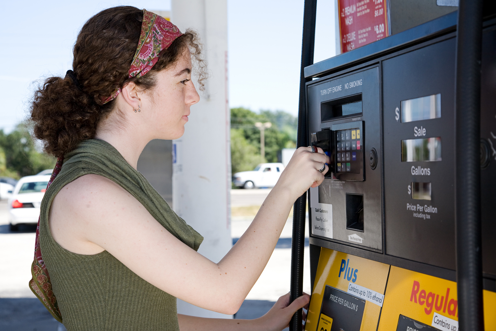 Laramie County Fuel Costs Fall Below $2.90 as National Gas Prices Hit Pandemic-Era Lows