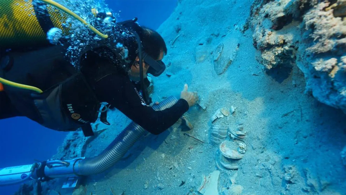 Divers Discover 2,000-Year‑Old Shipwreck Loaded with Pristine Ancient Ceramics