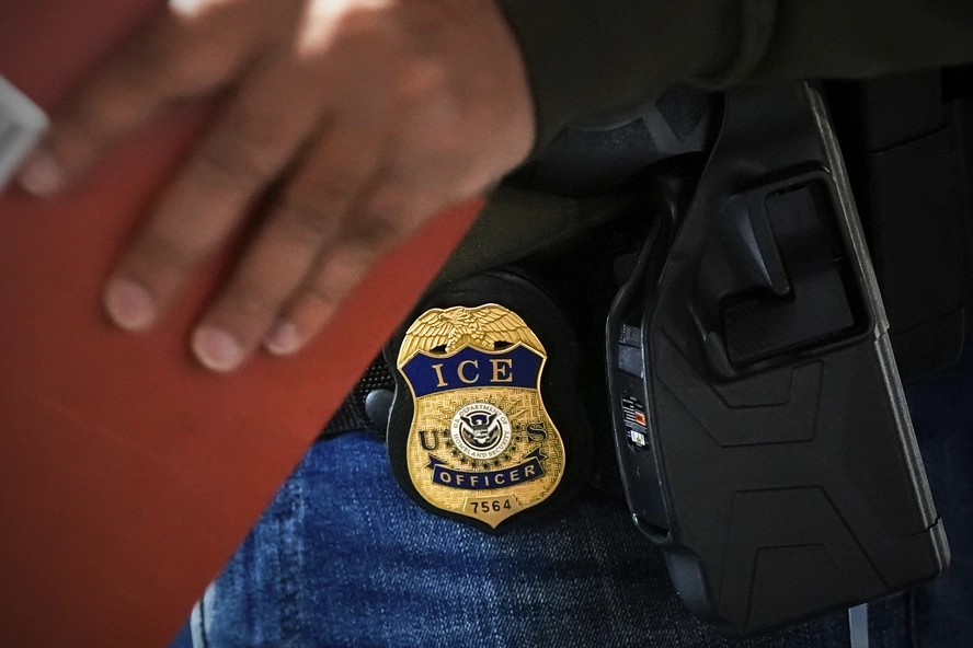 New Wyoming Law Tells Cops to Play ICE — Some Say That’s a Legal Minefield