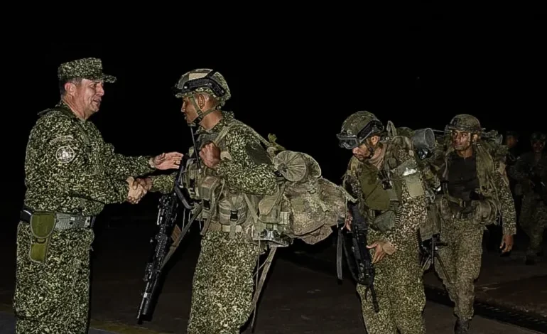 33 Colombian soldiers freed after being held by rebels in Amazon village