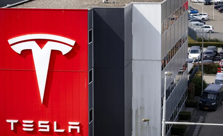 Musk’s Tesla Wants to Power British Homes Next