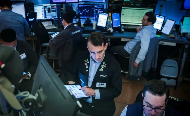 Tech Boosts Nasdaq as Tariff Drama Hits Wall Street – Apple & Nvidia Shine, Dow Drags