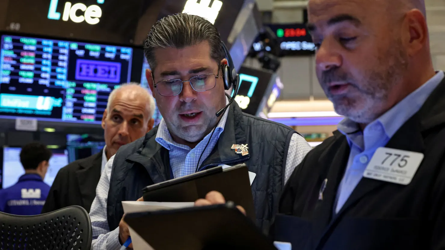 Wall Street Catches Its Breath Ahead of Big Week for Fed and Retail Earnings