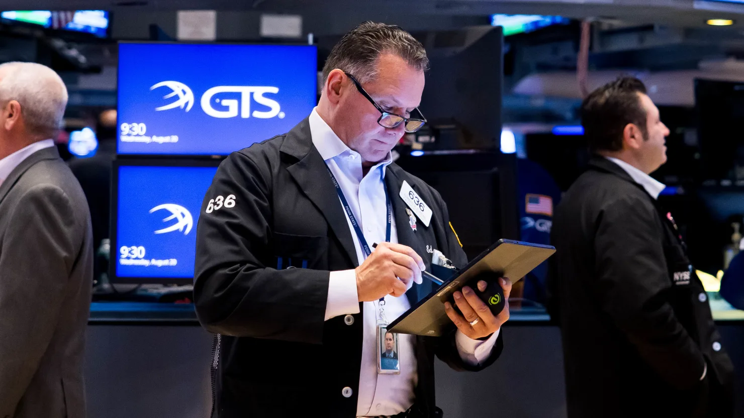 Wall Street Slips Again as Walmart Weighs on Dow, Investors Eye Powell