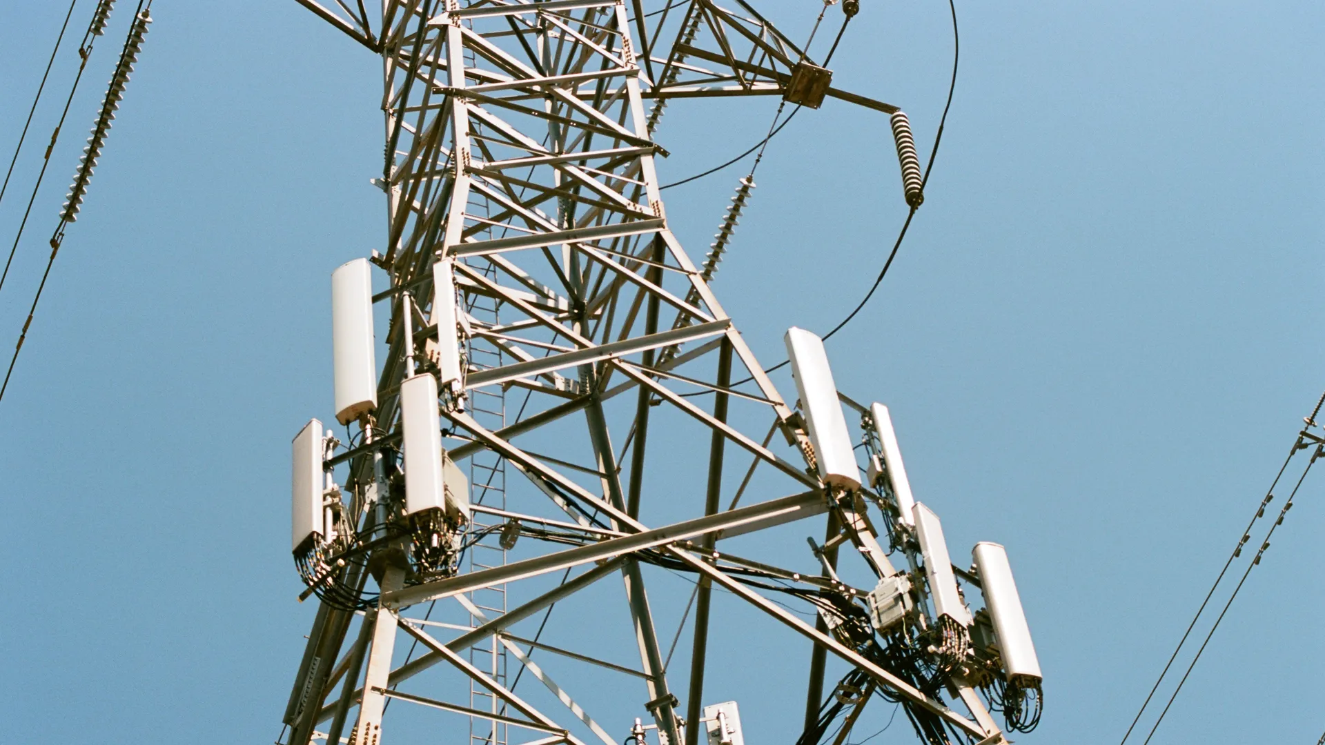 EchoStar Stock Explodes After $23B Spectrum Deal With AT&T