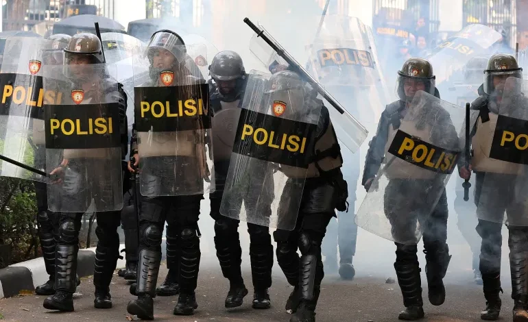 Riot Police Clash With Protesters in Jakarta Over Lavish Parliament Allowances