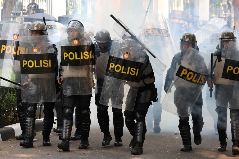 Riot Police Clash With Protesters in Jakarta Over Lavish Parliament Allowances
