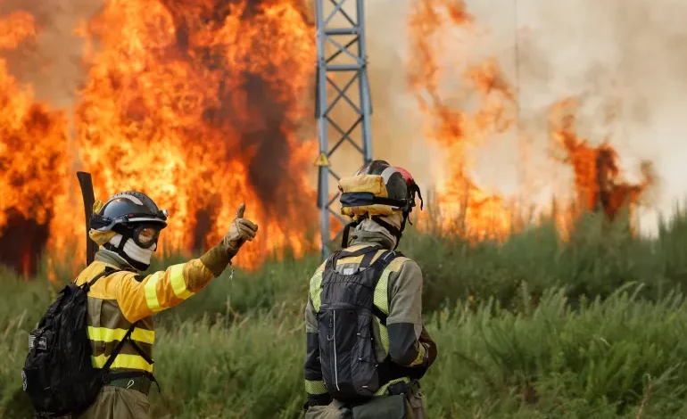 Spain deploys more troops as wildfires rage during record heatwave
