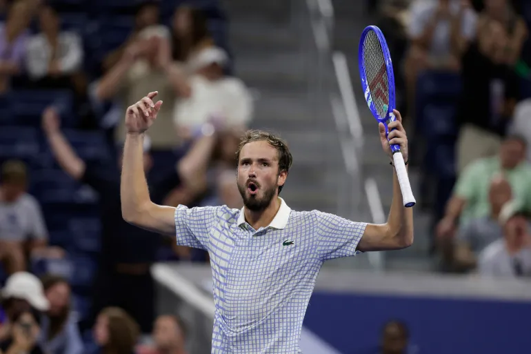 France’s Bonzi Stuns Medvedev in Wild US Open Late-Night Clash