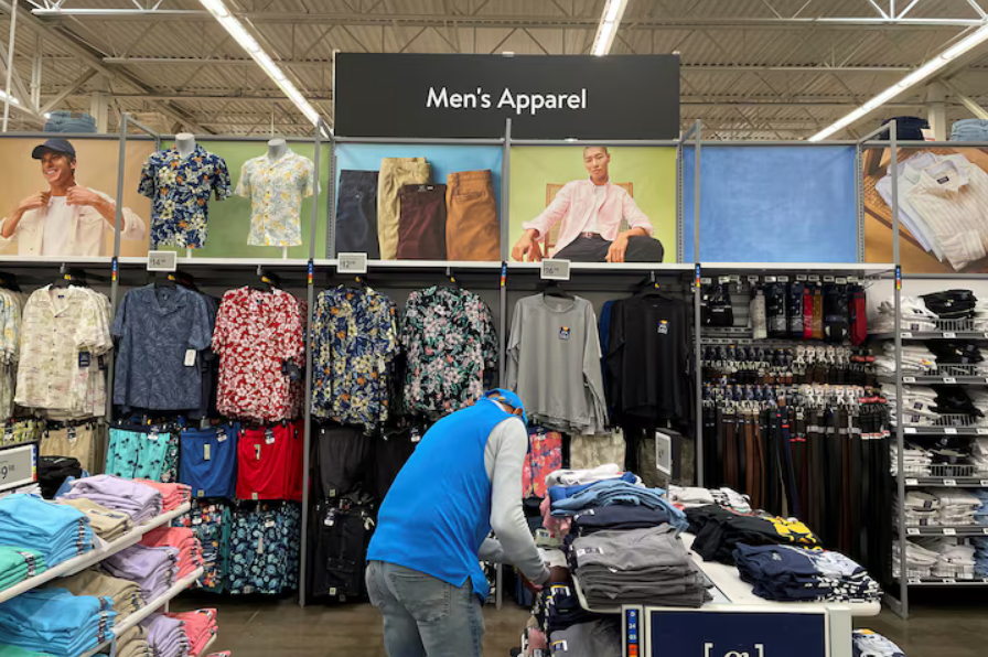 Walmart Expands Grocery Discounts for 1.6 Million Workers as Tariff Jitters Grow
