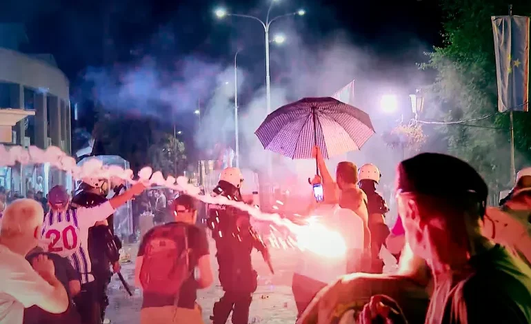 Clashes Rock Serbia as Protests Against Vucic Enter Second Day
