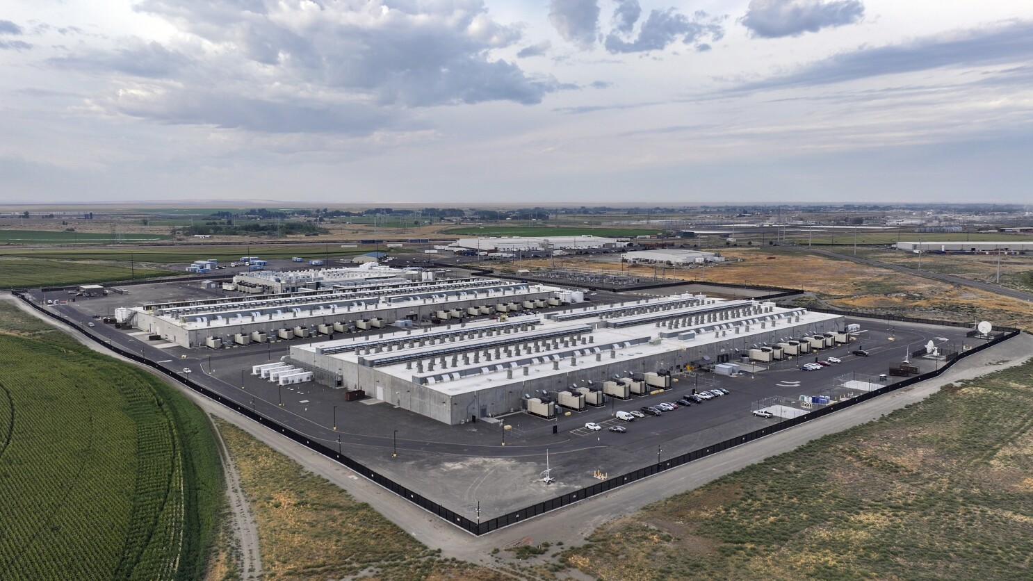 Mystery Mega Data Center in Cheyenne to Suck Up 5x More Power Than Every Home in Wyoming