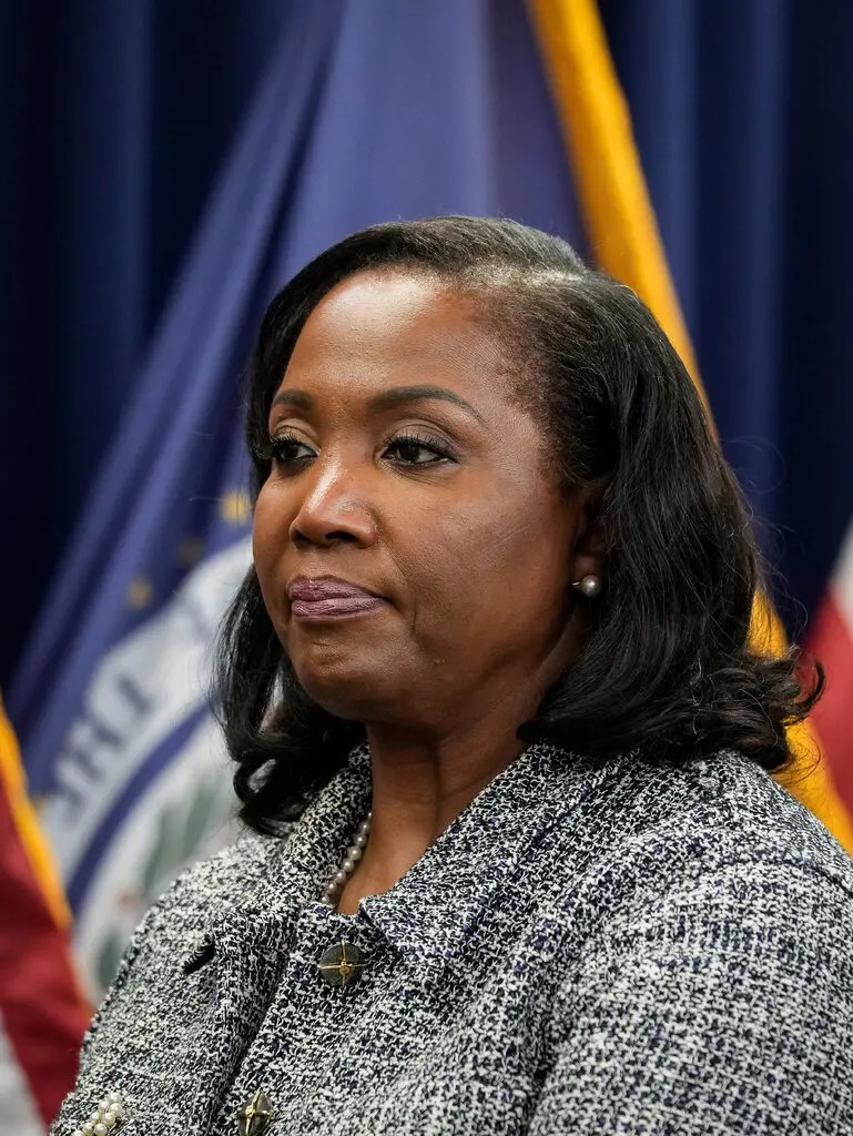 Trump Threatens to Oust Fed Governor Lisa Cook Over Mortgage Allegations