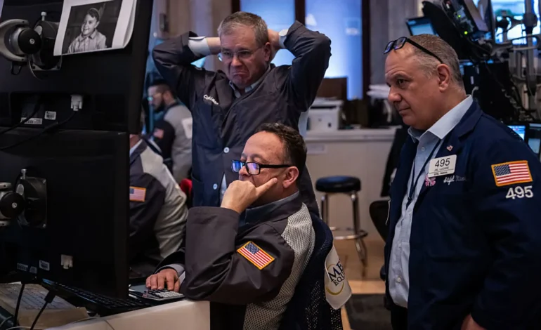 Stocks Stumble Into September as Tariff Turmoil Sends Yields Toward 5%