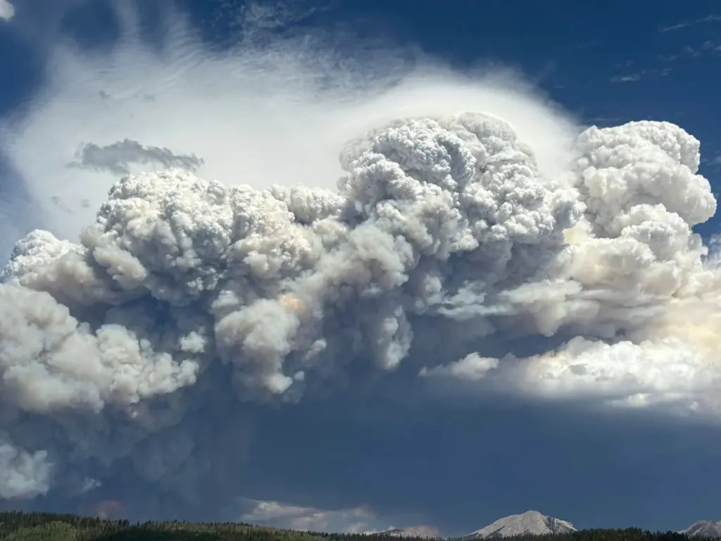 Dollar Lake Fire Expands, Willow Creek Blaze Slows Down