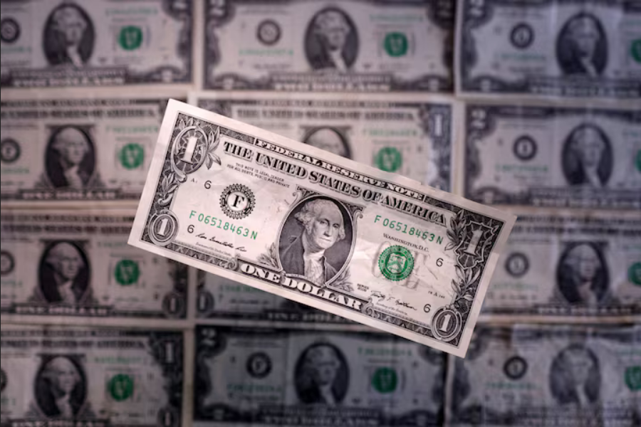 Dollar steadies off four-year euro low as Fed day dawns; yen firms on Japan politics