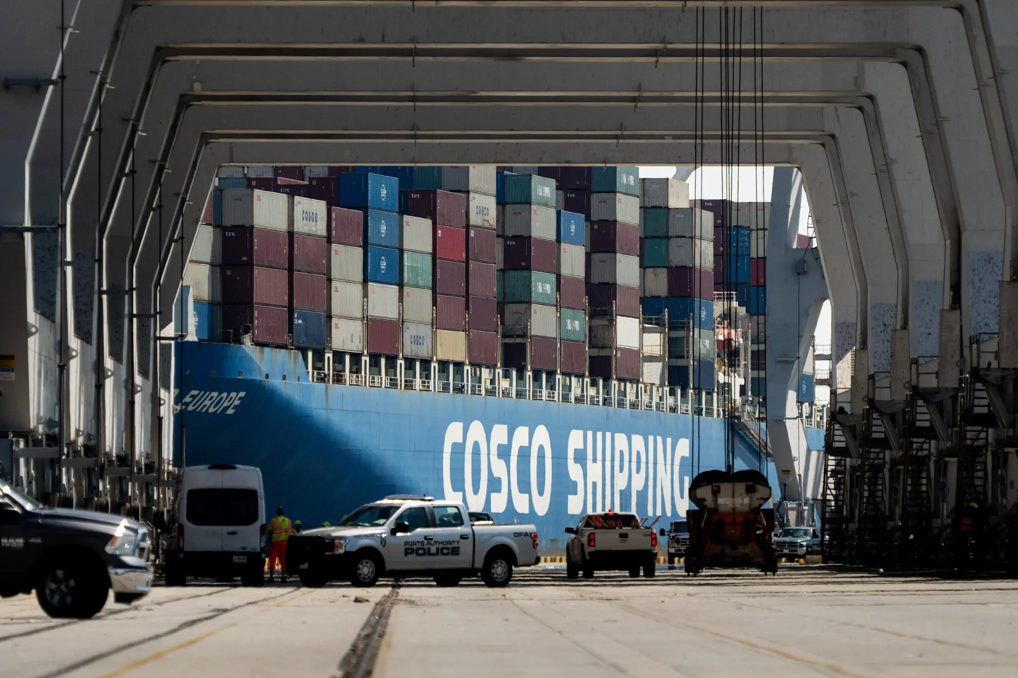 US Slaps Docking Fees on Chinese Ships, Kicking the Trade Fight Out to Sea