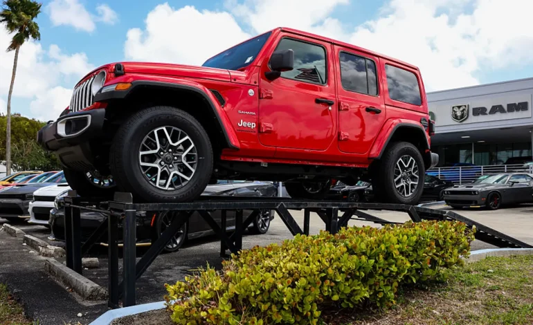 Stellantis Pops on Sales, Drops on Costs: Shares Slide 6% After “One-Offs” Warning