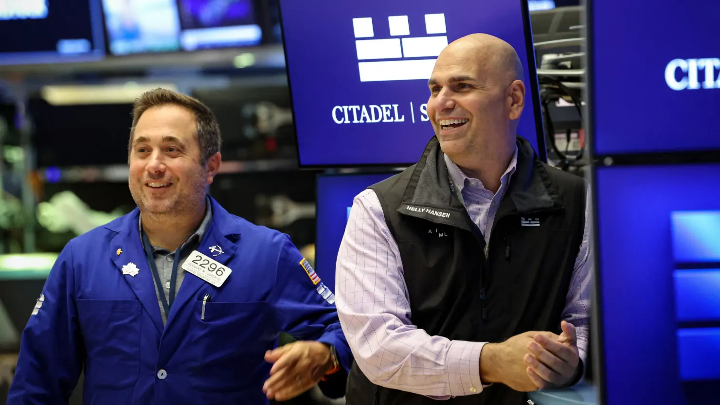 Wall Street Rides the AI Wave as the Fed Looms