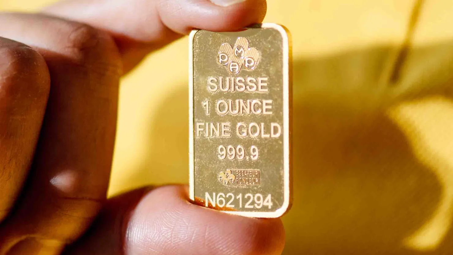 Gold Blasts Past $4,100 as Trade Jitters Meet Rate-Cut Fever