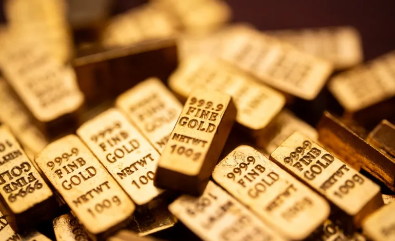 Gold Blasts Through $4,000. Here’s Why Everyone’s Piling In