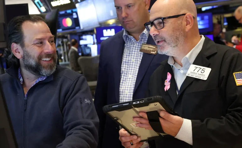 Dow Pops on Earnings; S&P Stalls, Nasdaq Slips as Netflix Sours After-Hours