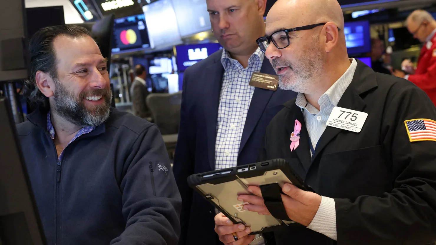 Dow Pops on Earnings; S&P Stalls, Nasdaq Slips as Netflix Sours After-Hours