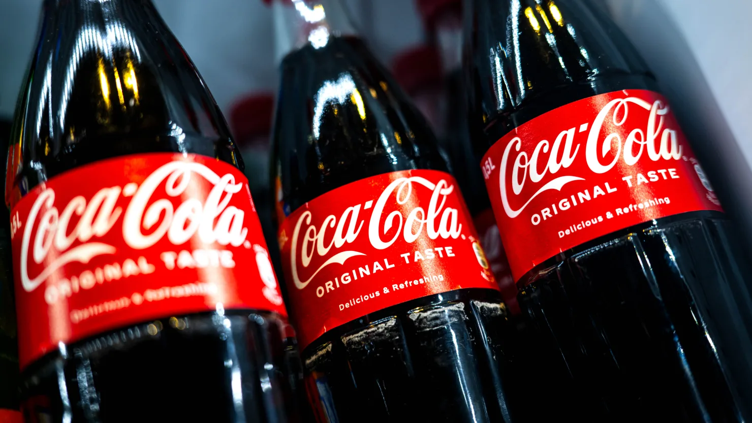Coke Beats on Profit and Sales, but Says Thirst is Still Lukewarm