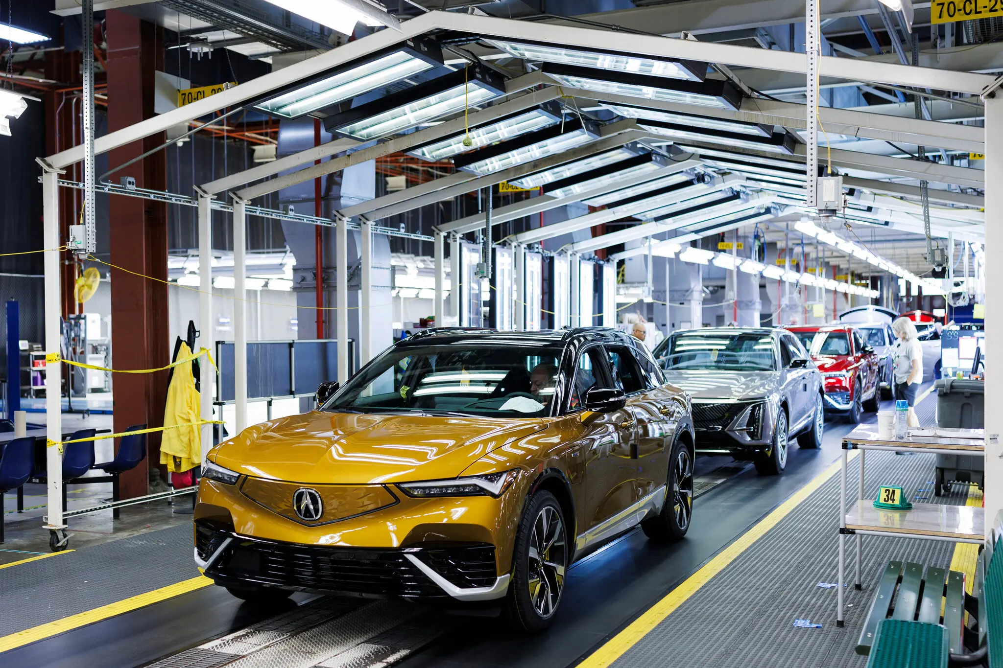 EV Chill Hits Detroit: GM Takes a $1.6 Billion Punch as Tax Credit Vanishes