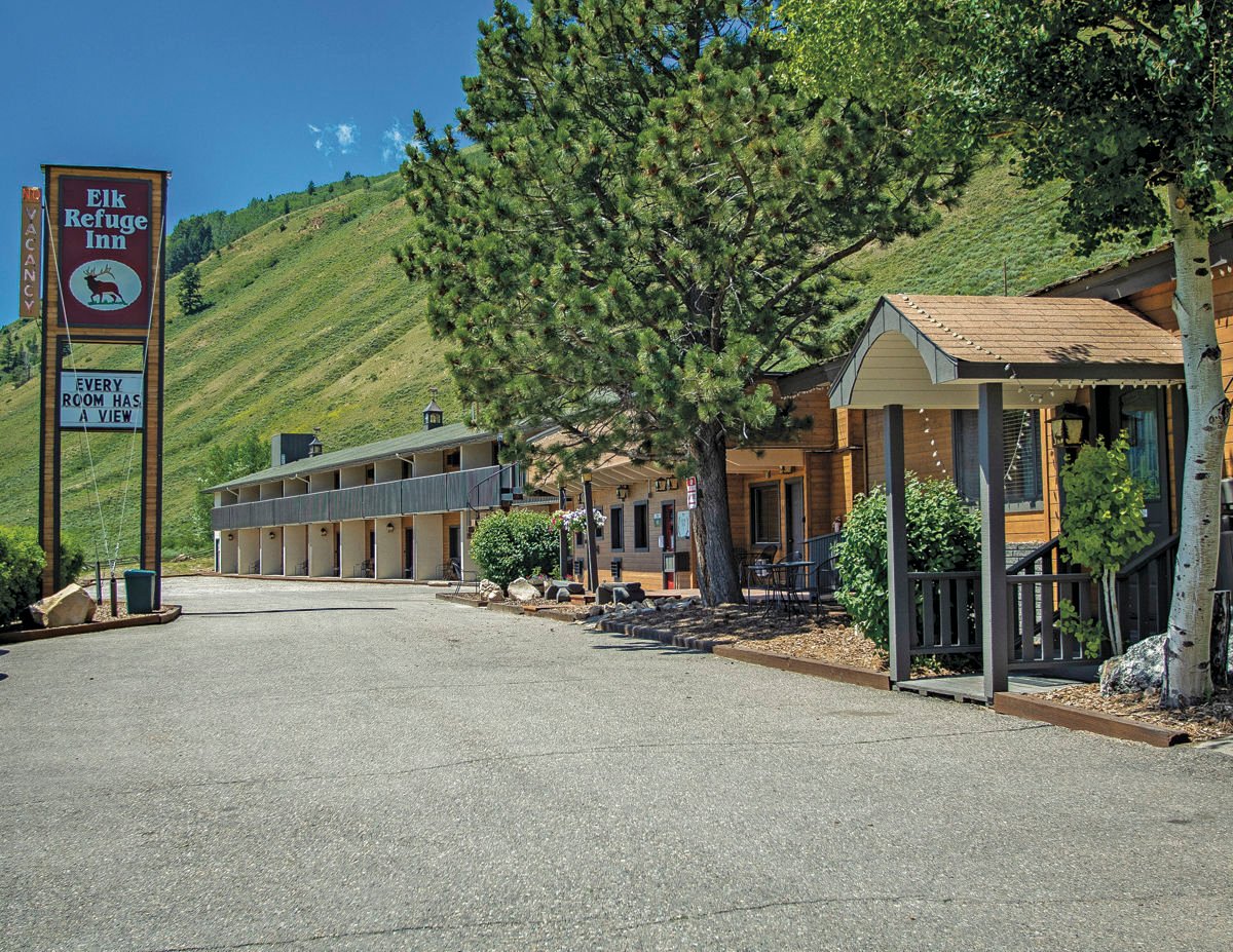 Wyoming DEQ Gives Green Light to Elk Refuge, Flat Creek Inns’ Sewer Hookup