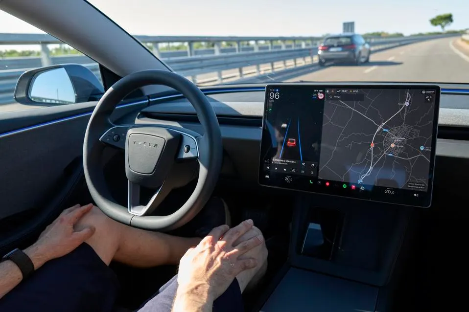 US opens probe into 2.9M Teslas over FSD red-light runs and wrong-way moves