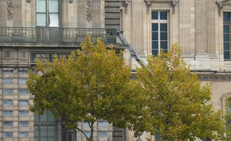 Thieves Pull Off Four-Minute Jewellery Heist at Paris’s Louvre Museum