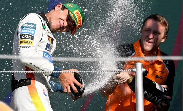 Norris Cruises to Mexico City Win, Reclaims F1 Championship Lead from Teammate Piastri