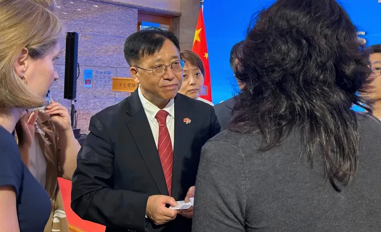 US Shrugs Off Beijing’s Warning to New Hong Kong Consul General