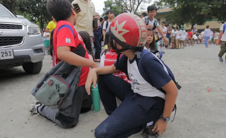 Deadly 7.4 Quake Hits Southern Philippines, Triggers Tsunami Scare and Chaos