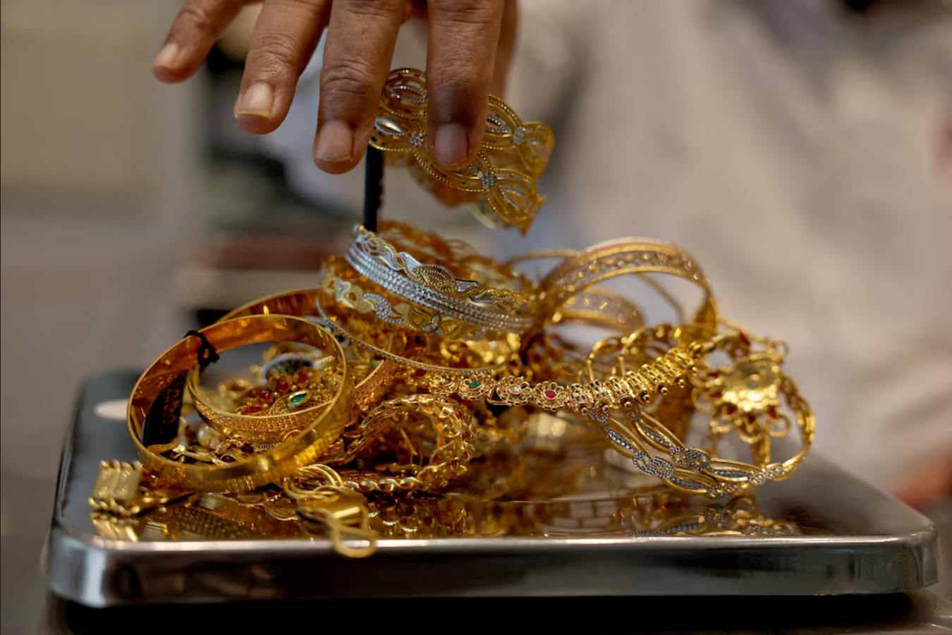 Gold blasts to fresh record as shutdown jitters and rate-cut bets pile in
