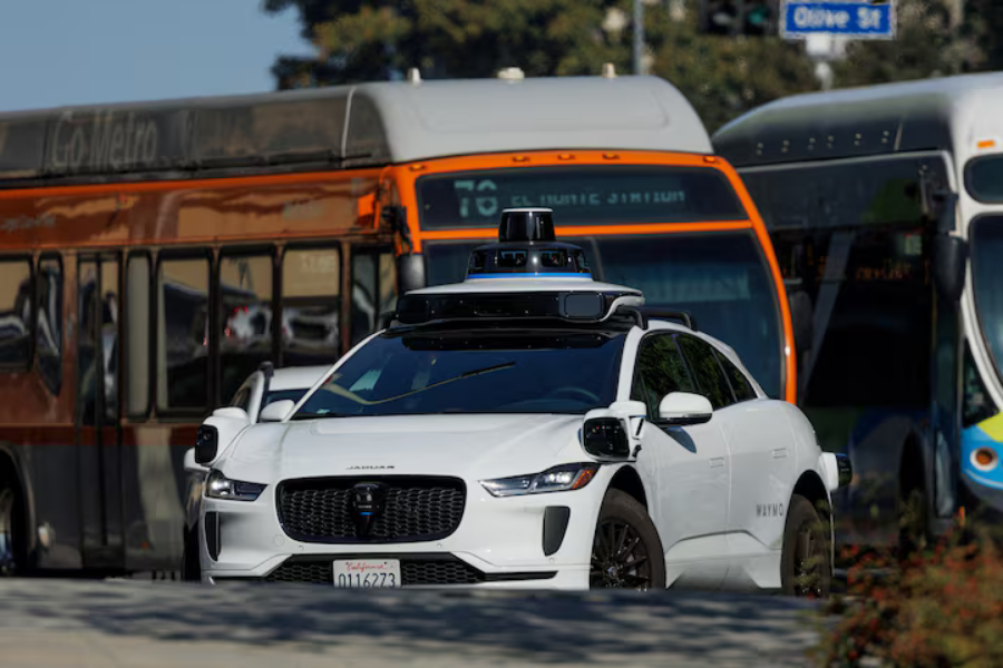 Feds Probe Waymo Over How Its Robotaxis Behave Around School Buses