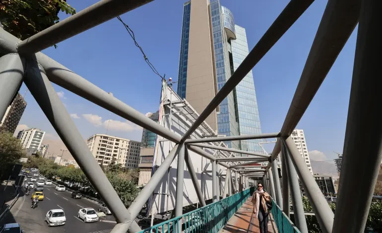 Iran Dissolves Major Private Bank in Deepening Economic Crisis