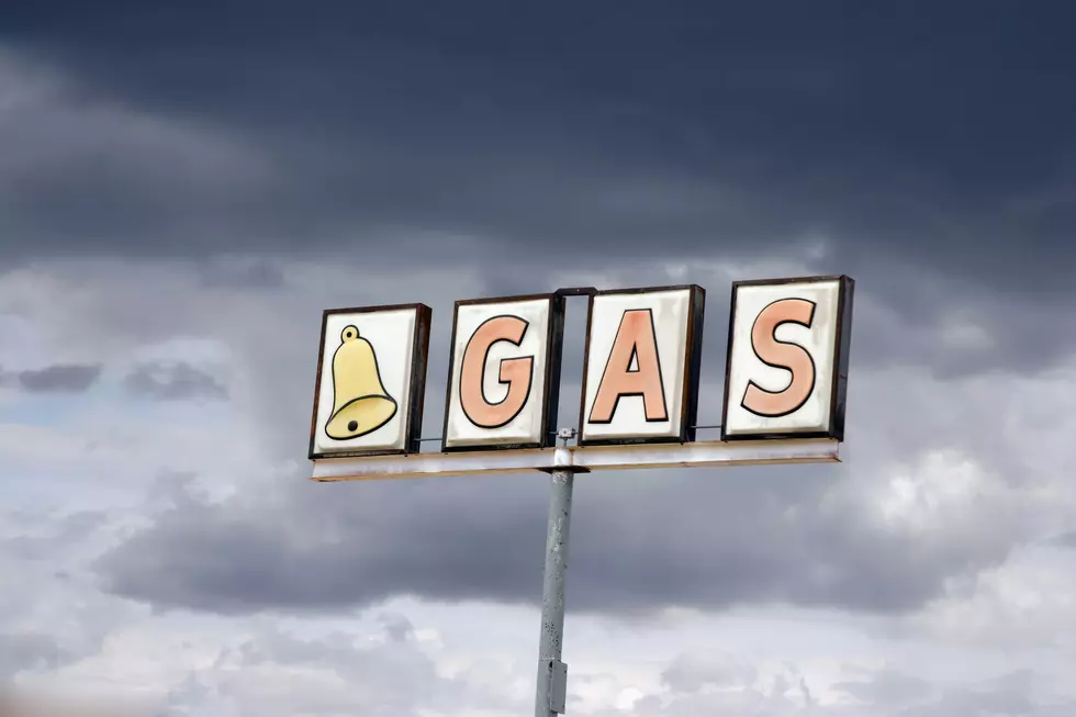 Wyoming Gas Slips Almost a Dime as National Average Dips Below $3