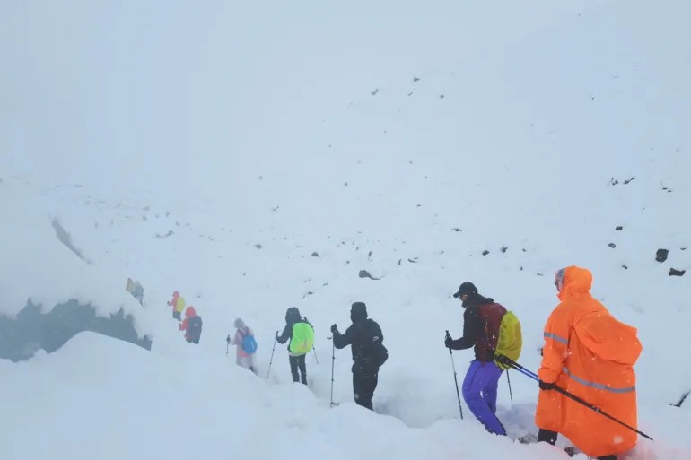 Hundreds Rescued After Sudden Blizzard Hits Everest’s Tibetan Route
