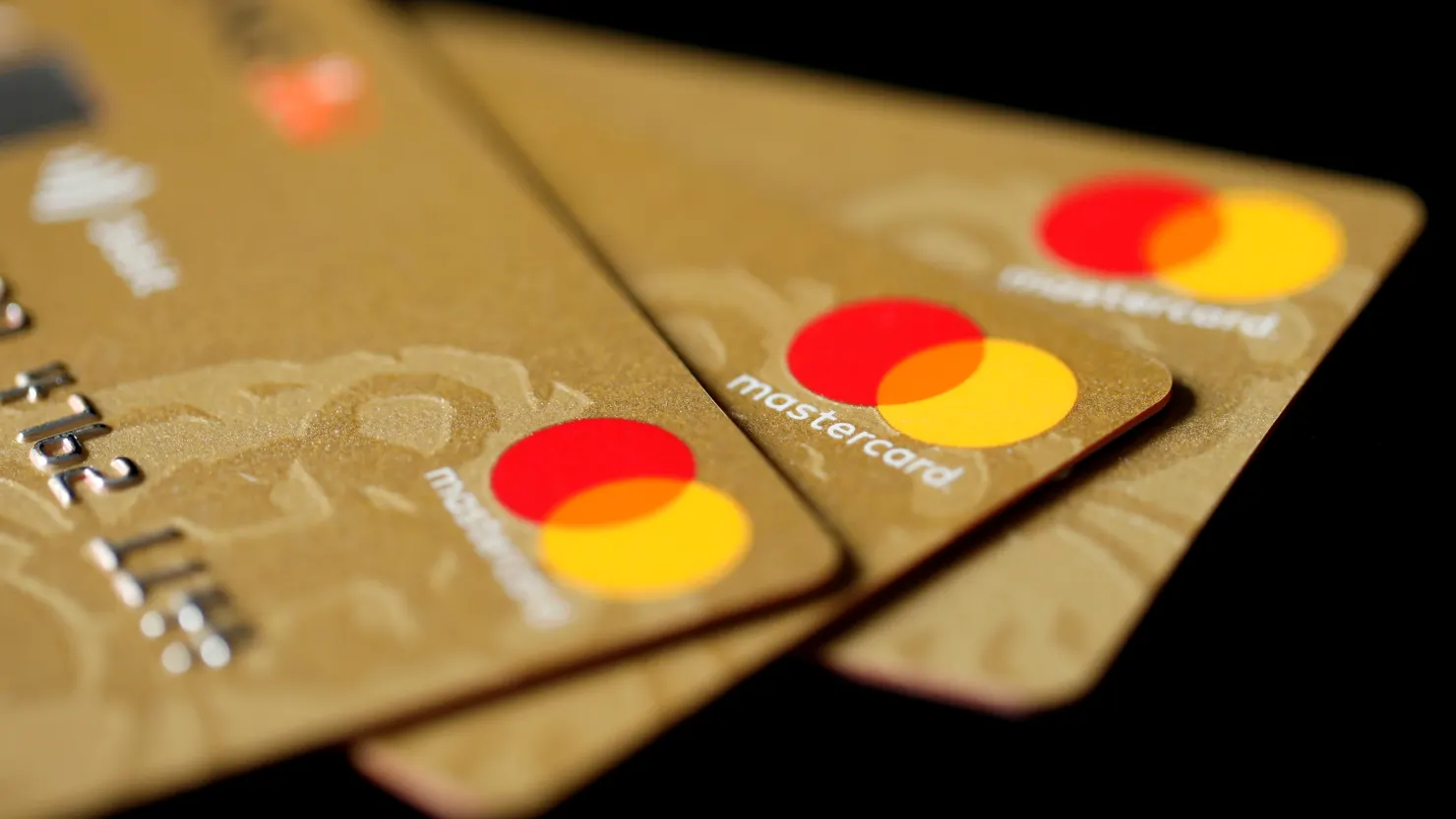 Visa and Mastercard Pitch a Swipe-fee Truce — Retailers Aren’t Buying it