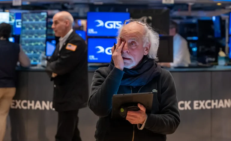 Tech Jitters Knock Dow 300 Points Lower as Bitcoin Briefly Slips Under $90,000