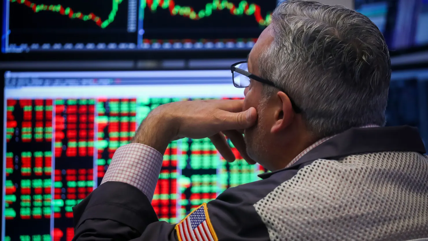 Tech Stumbles, Mood Sours: Stocks Slide into a Losing Week