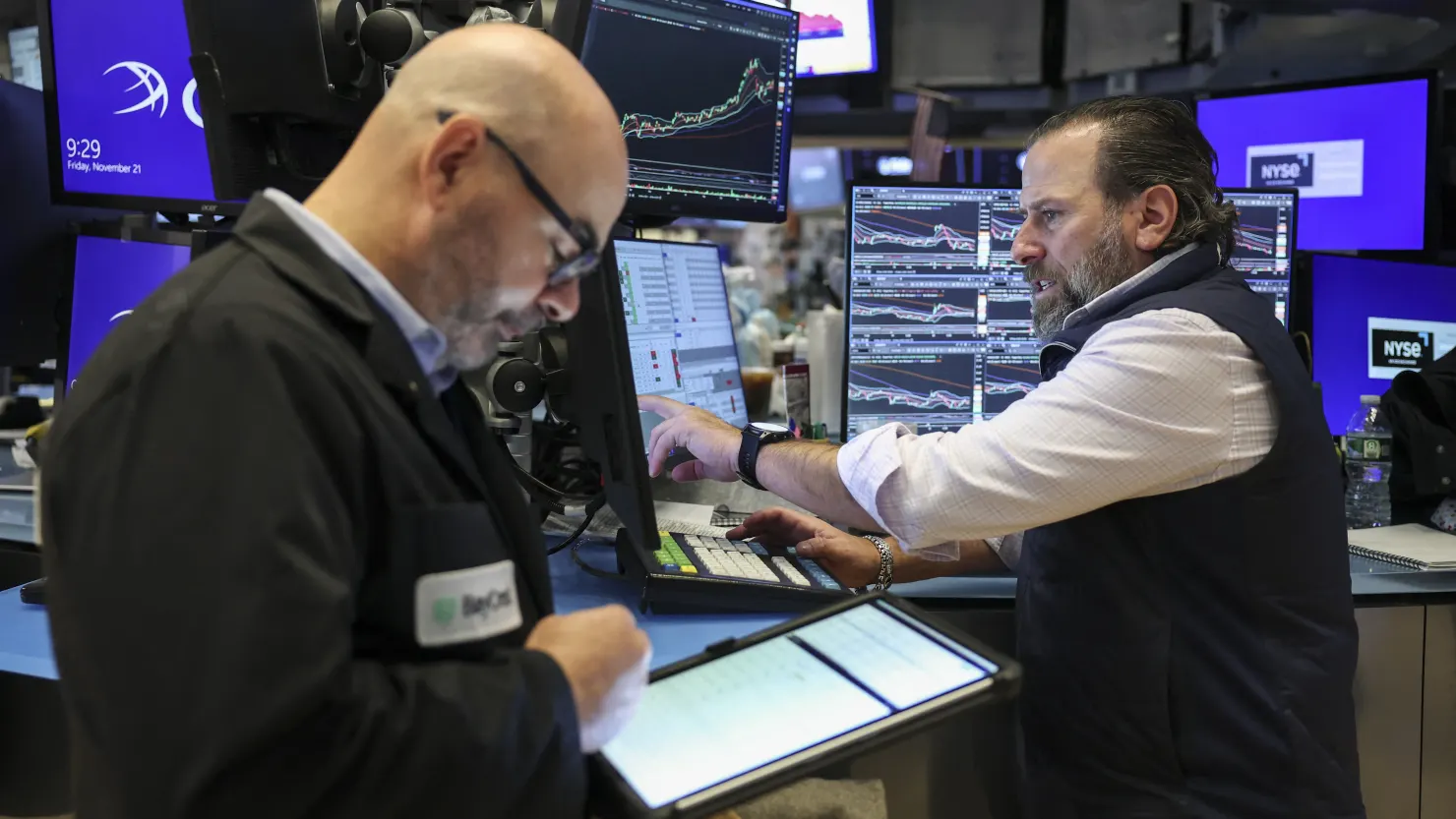 Wall Street Rides Four-Day Win Streak as December Rate-Cut Hopes Heat Up