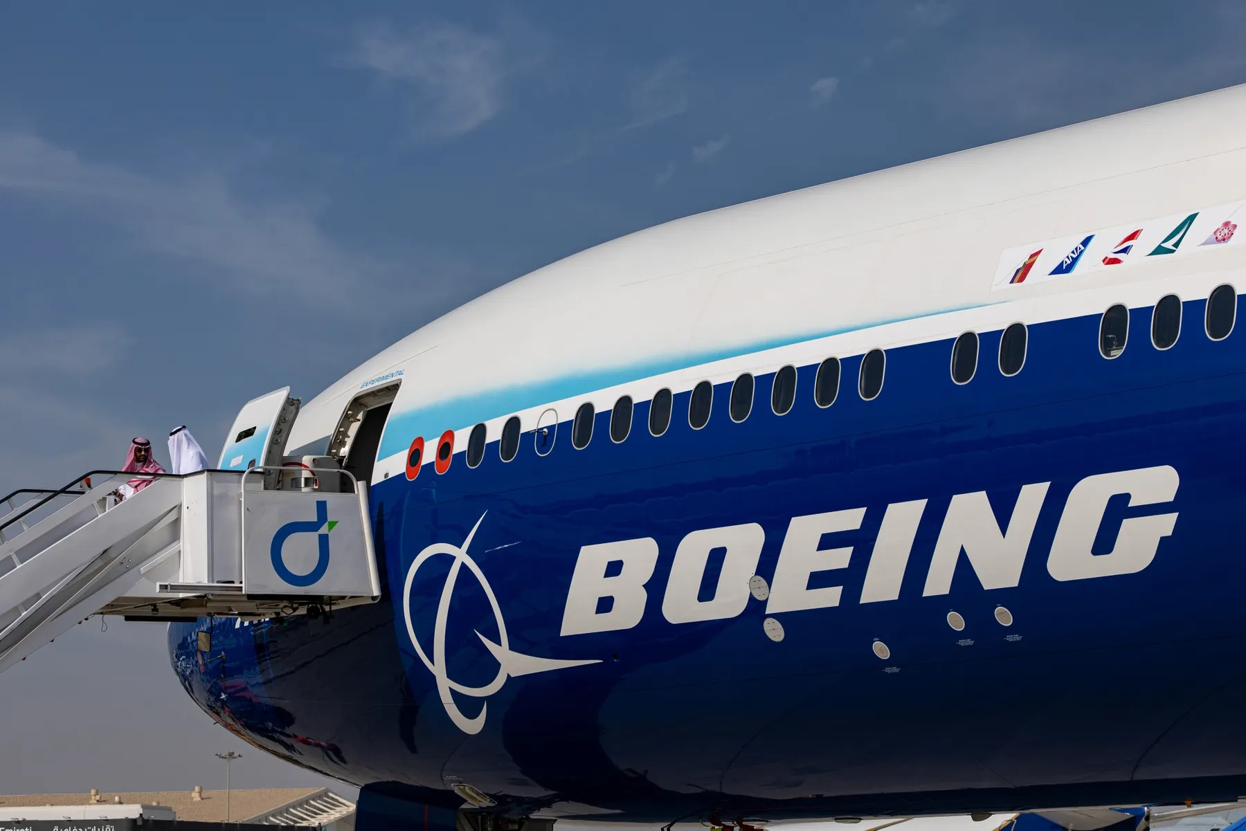 Emirates Doubles Down on Boeing With $38 Billion Bet at Dubai Airshow