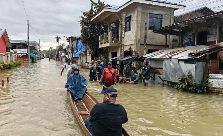 Super Typhoon Fung-wong batters Philippines, killing two and forcing mass evacuations