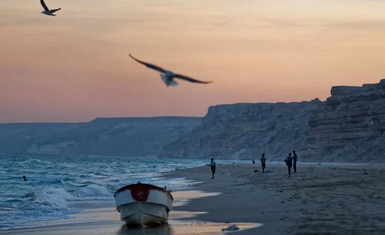 Somali pirates strike again: Tanker attacked with machine guns and RPGs off Horn of Africa