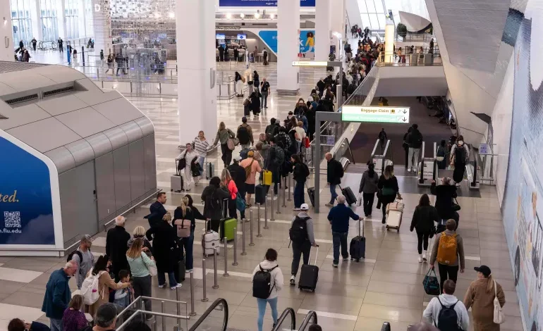 US air travel chaos deepens as 3,300 flights cancelled amid shutdown